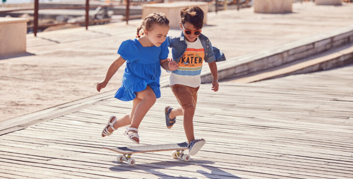 https://www.chicco.es/dw/image/v2/BJJJ_PRD/on/demandware.static/-/Sites-Chicco-Spain-Library/default/dw3b77ca65/shared/720X366_NURSING_SUNGLASSES_36M+_MOBILE.jpg