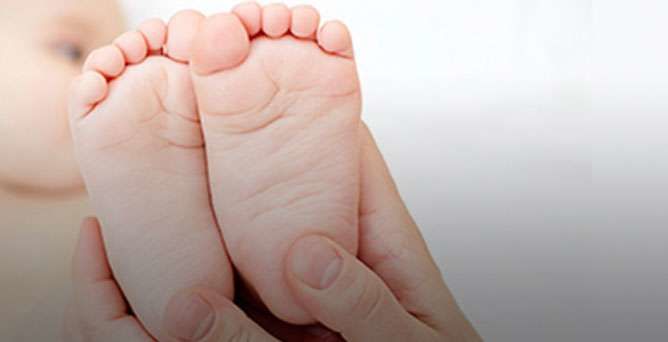 ¿Mi bebé tiene los pies planos?