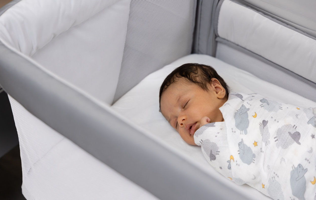 Chicco Good Night Cuna de Viaje para Bebés y Niños desde el Nacimiento  hasta 15 Kg, Cama Bebé Plegable y Compacta Con Colchón, Cuna Portátil con  Laterales de Malla y Bolsa de